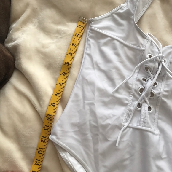 Laceup one piece - Picture 3 of 4